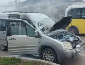 Bursa’da araç yangını! Trafik kilitlendi