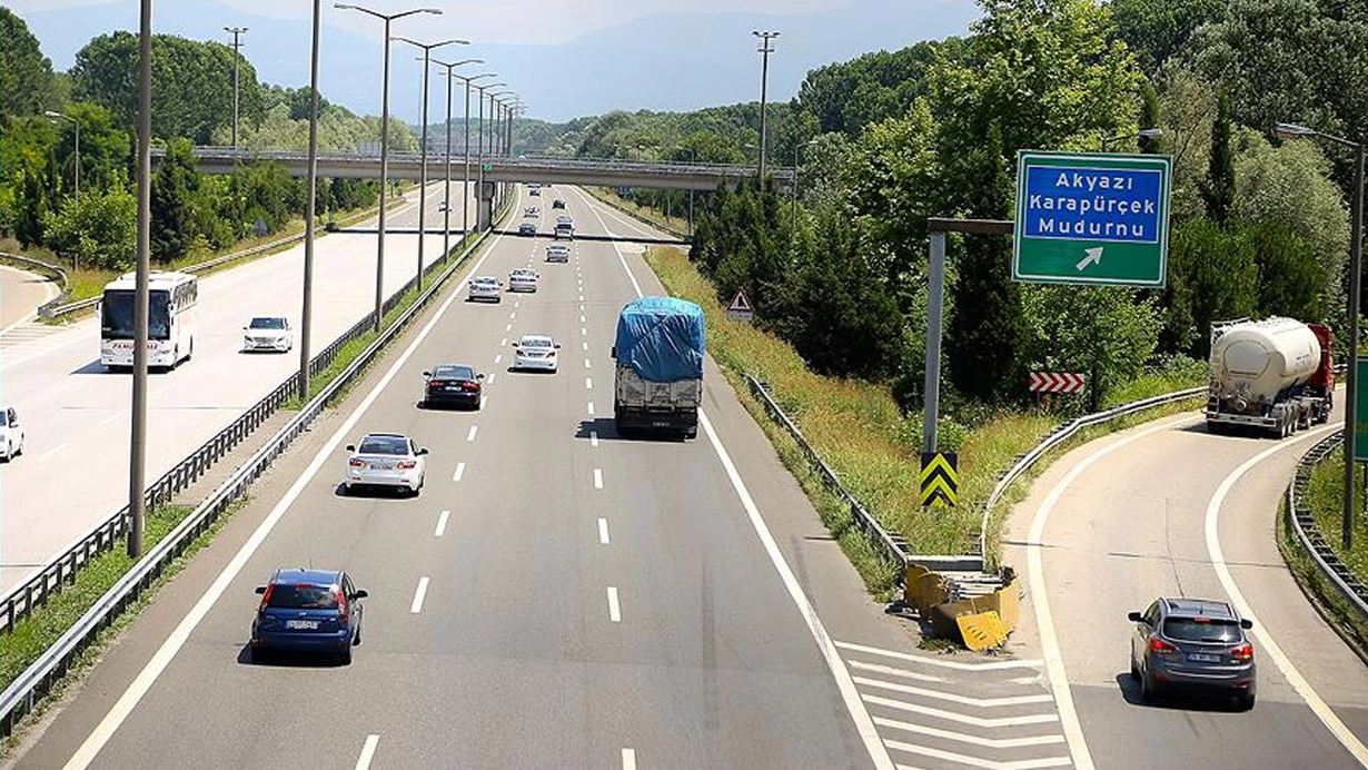 Karayolları Genel Müdürlüğünün yol durumu bültenine göre, Kuzey Marmara Otoyolu’nun