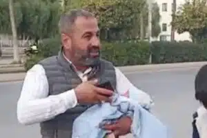 Olay, dün merkez Akdeniz ilçesi Kültür Mahallesi‘nde bir parkın yanında