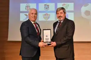 Başkan Bozbey’e “Spora katkı sağlayan başkan” ödülü… Göreve geldiği ilk