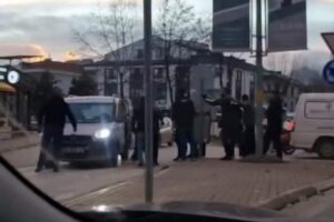 Olay, Kemalpaşa Mahallesi Adnan Menderes Bulvarı üzerinde meydana geldi. Hafif