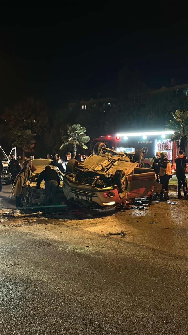 Kaza 23.00 sıralarında Bursa’nın Mudanya ilçesi Bursa Yolu Güzelyalı Kavşağı’nda