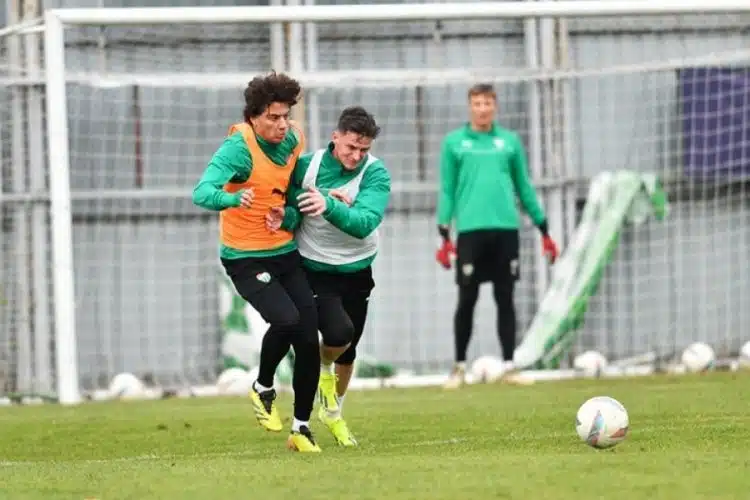 Bursaspor, sahasında Artı Değer Van Spor FK ile oynayacağı Ziraat