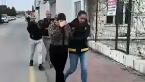 Merkez Seyhan ilçesi Denizli Mahallesi’nde yaşayan G.A.’yı cep telefonuyla arayan
