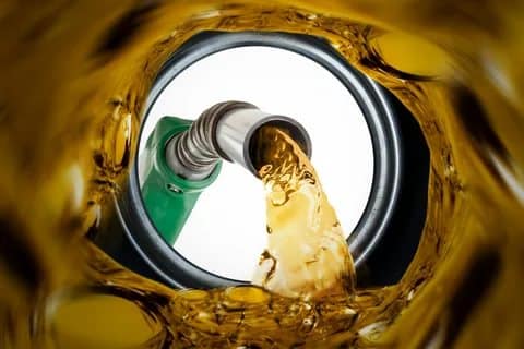 Geçtiğimiz haftalarda döviz kurundaki dalgalanmalar ve petrol fiyatlarındaki hareketlilik, akaryakıt