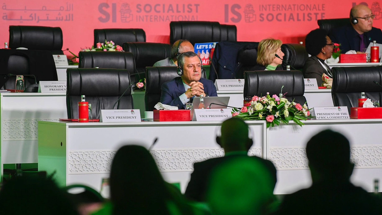 CHP Genel Başkanı Özgür Özel, Fas’ın başkenti Rabat’ta düzenlenen Sosyalist