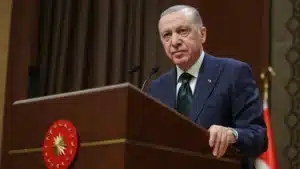 Cumhurbaşkanı Erdoğan, sosyal medya hesabından yaptığı paylaşımda, millete hizmet yolunda,