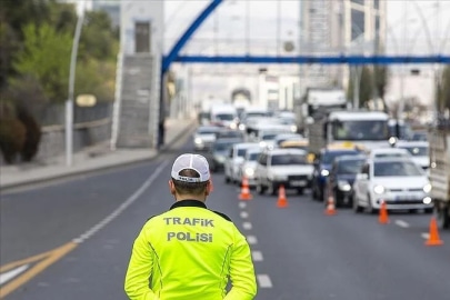 Karayolları Genel Müdürlüğü, birçok şehirde devam eden yol bakım ve