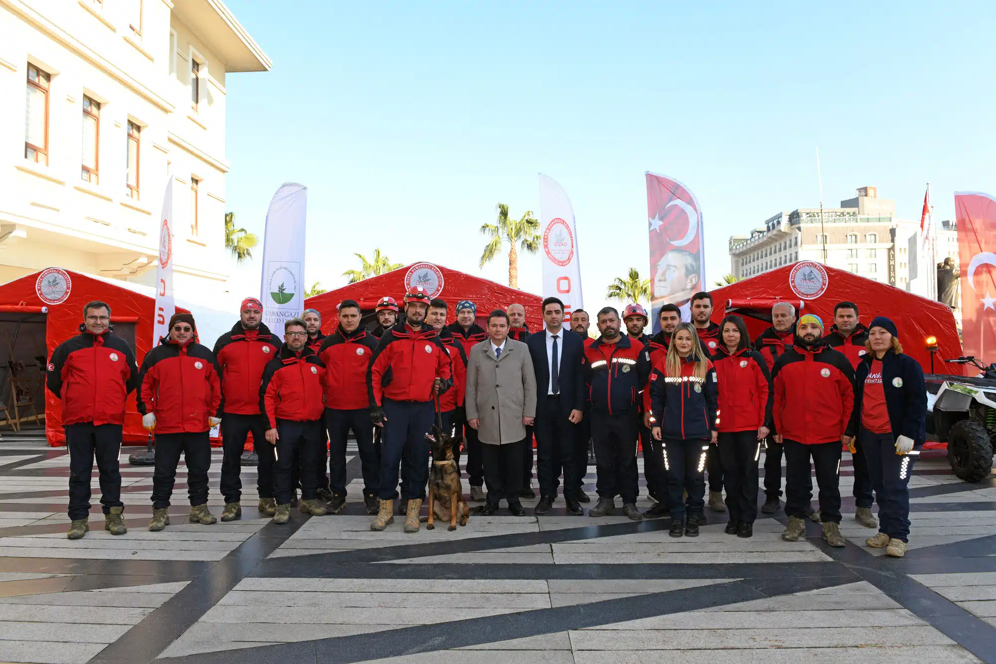 Kahramanmaraş merkezli 10 ili kapsayan depremin ardından yürüttükleri kurtarma çalışmalarındaki
