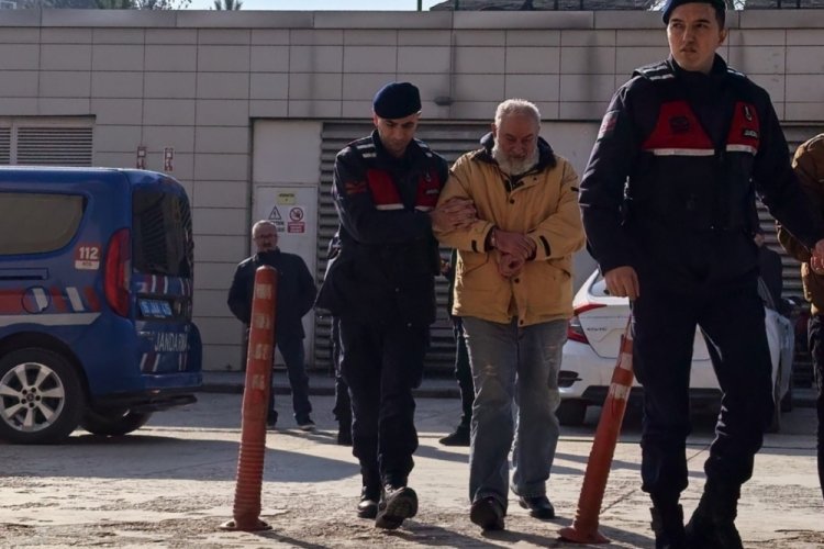 Bursa’nın İnegöl ilçesi Hamamlı Mahallesi’nde devriye atan jandarma ekipleri, uyuşturucu