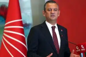 CHP Genel Başkanı Özgür Özel, emekli maaşlarına yapılan zam oranlarına