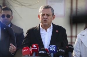 Özel, Gezi Parkı davasında mahkum olan Mine Özerden ve Çiğdem