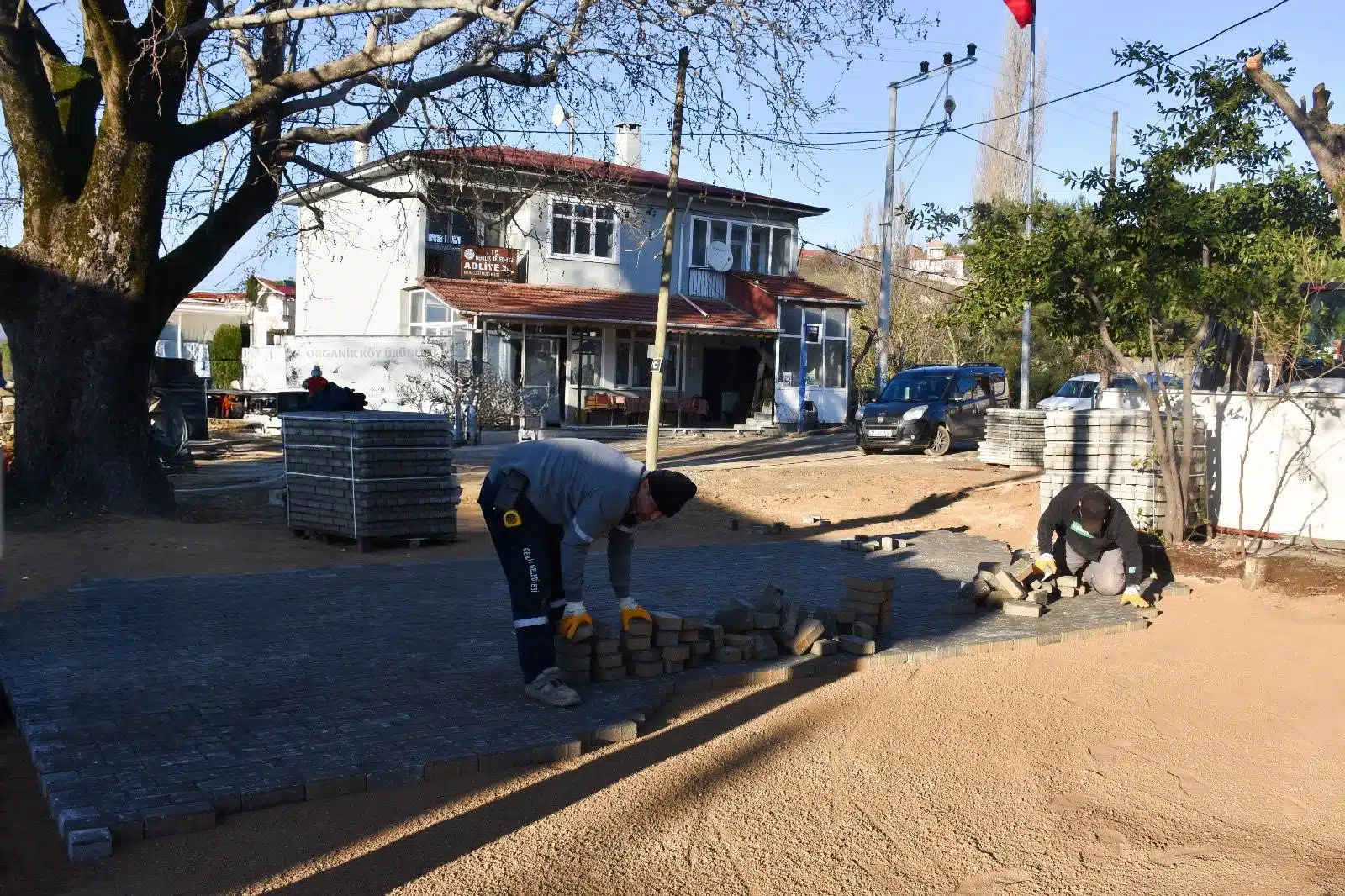 Belediye, kentin gelişen bölgelerinden Cihatlı’da ulaşımın daha kolay hale gelmesi