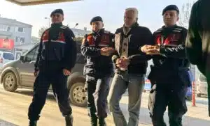 İnegöl Jandarma komutanlığı İnegöl’ün Kulaca mahallesinde devriye atarken şüphelendikleri şahsı