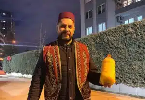 Kış aylarında soğuk kış gecelerinin sessizliğini, uzaklardan gelen “Bozacı” sesiyle