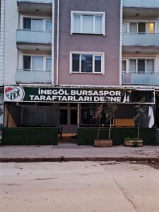 Suçluların cezalandırılması için hukuki süreç başlattıklarını belirten İnegöl Bursaspor Taraftarları
