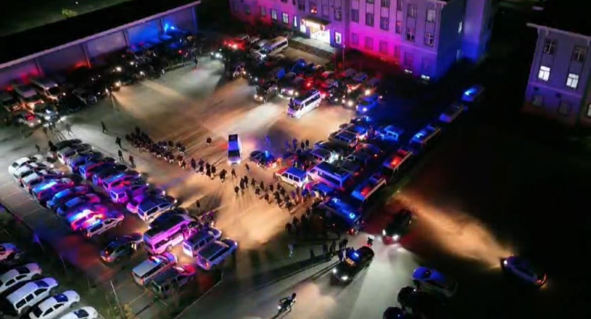Bursa’da Gemlik Cumhuriyet Başsavcılığı koordinesinde şafak vakti uyuşturucu tacirlerine helikopter