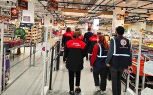Bursa İl Müdürlüğü ekipleri, toptancılar ve marketlerde bakliyat, et, yumurta,