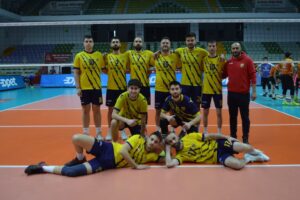 Cengiz Göllü Spor salonunda Doğu Akademi ile karşılaşan Yenişehir Belediyespor‘lu