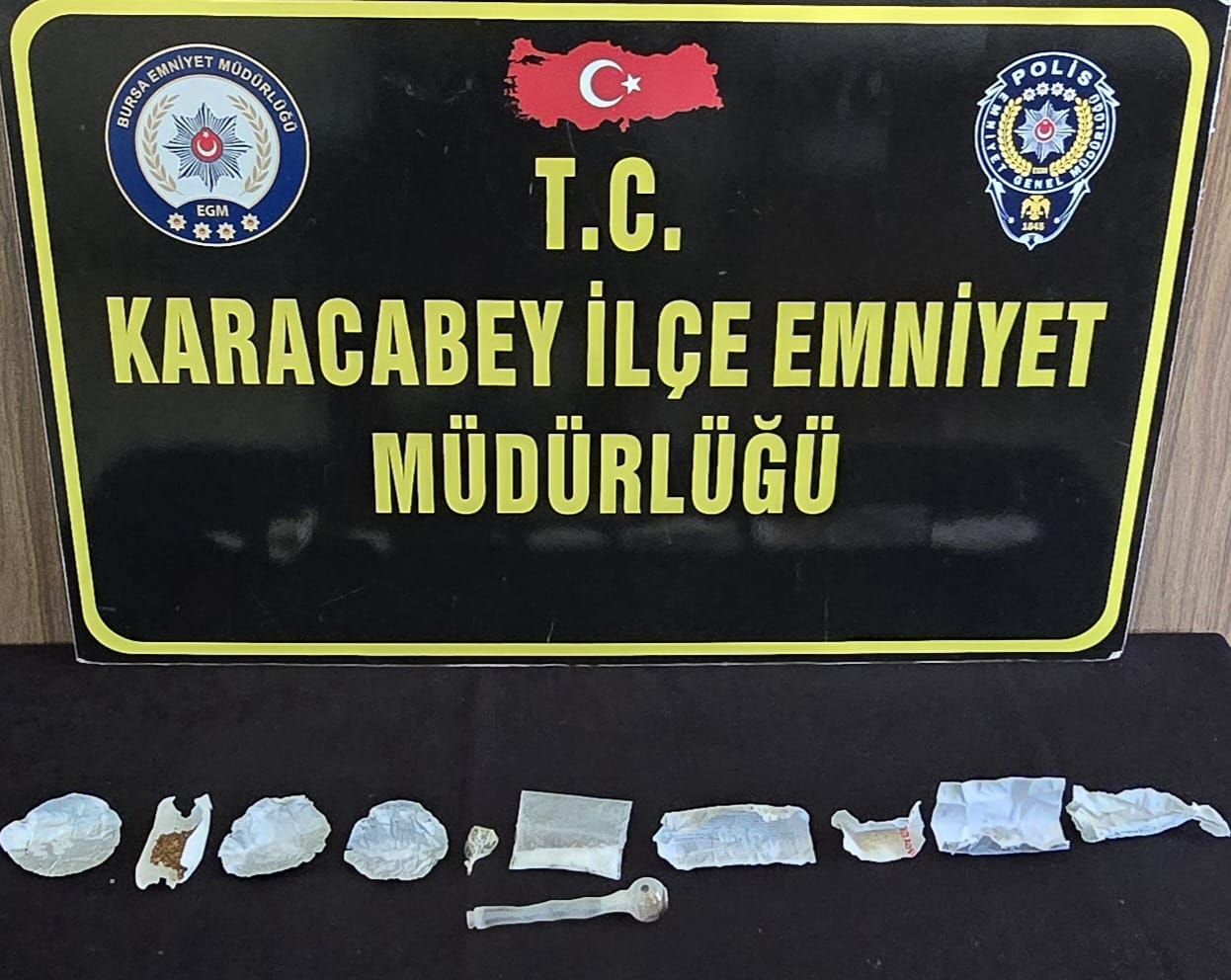 Karacabey İlçe Emniyet Müdürlüğü Asayiş Büro Amirliği ekipleri, ilçede uyuşturucu