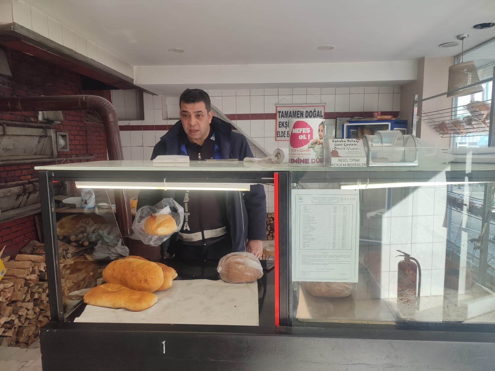 İnegöl Belediyesi Zabıta Müdürlüğü ekipleri ekmek fırınlarına yönelik denetim başlattı.