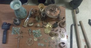Bursa’nın Orhaneli ilçesi Kurtoğlu mevkiinde kaçak kazı yapıp tarihi eserleri