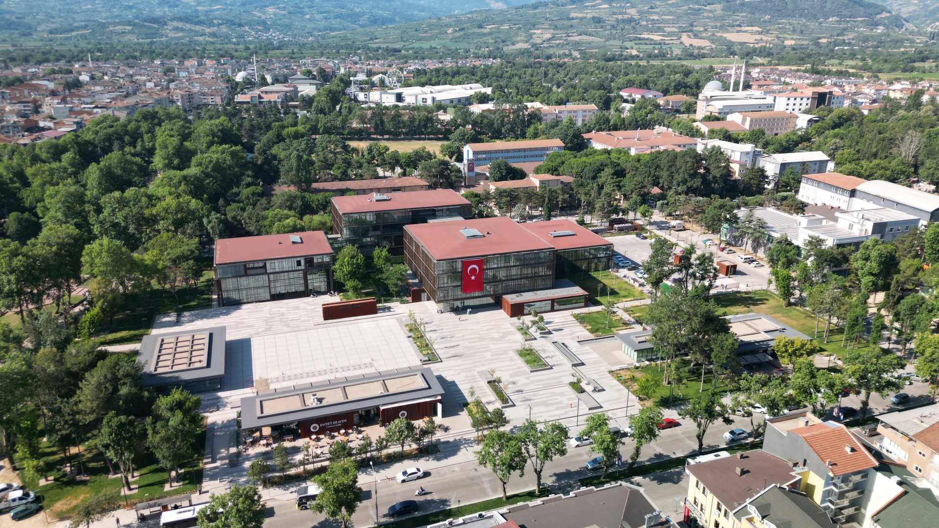 Hedefinin yeşiller içerisinde bir İnegöl olduğunu ifade eden Belediye Başkanı