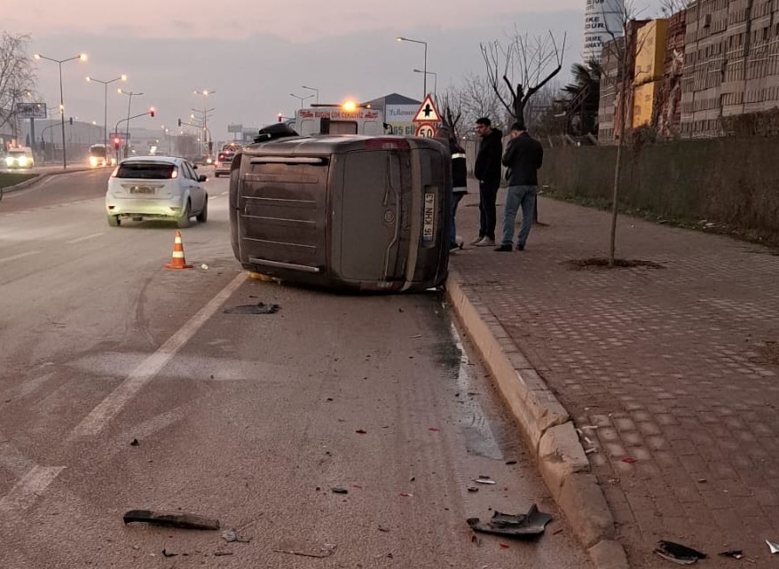 Edinilen bilgiye göre, kaza saat 07.30 sıralarında İnegöl-Alanyurt yolu üzerinde