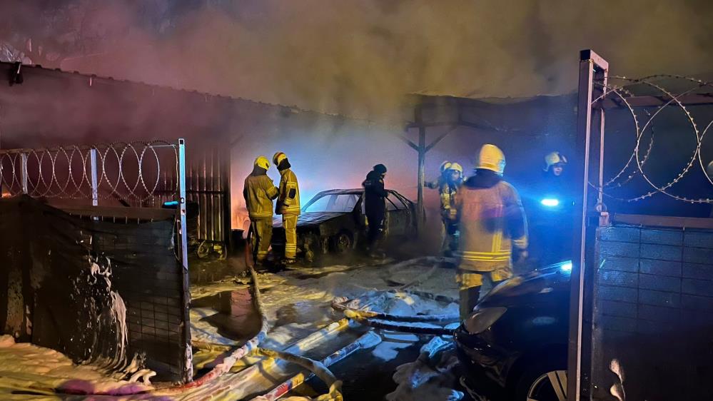 Yangın, 04.00 sıralarında merkez Osmangazi ilçesi Altınova Mahallesi 2. Keman