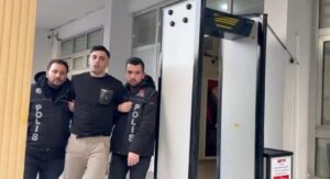Bursa’da uyuşturucu ticareti yapmak, kullanmak ve silahla tehdit suçlarından 7