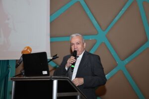 Genç sporcular, antrenörler ve amatör kulüpleri bilgilendirmek amacıyla “Sporcu Sağlığı”