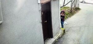 Bursa’nın Yıldırım ilçesinde pazar alışverişi için evden çıkan Neşe Ö.