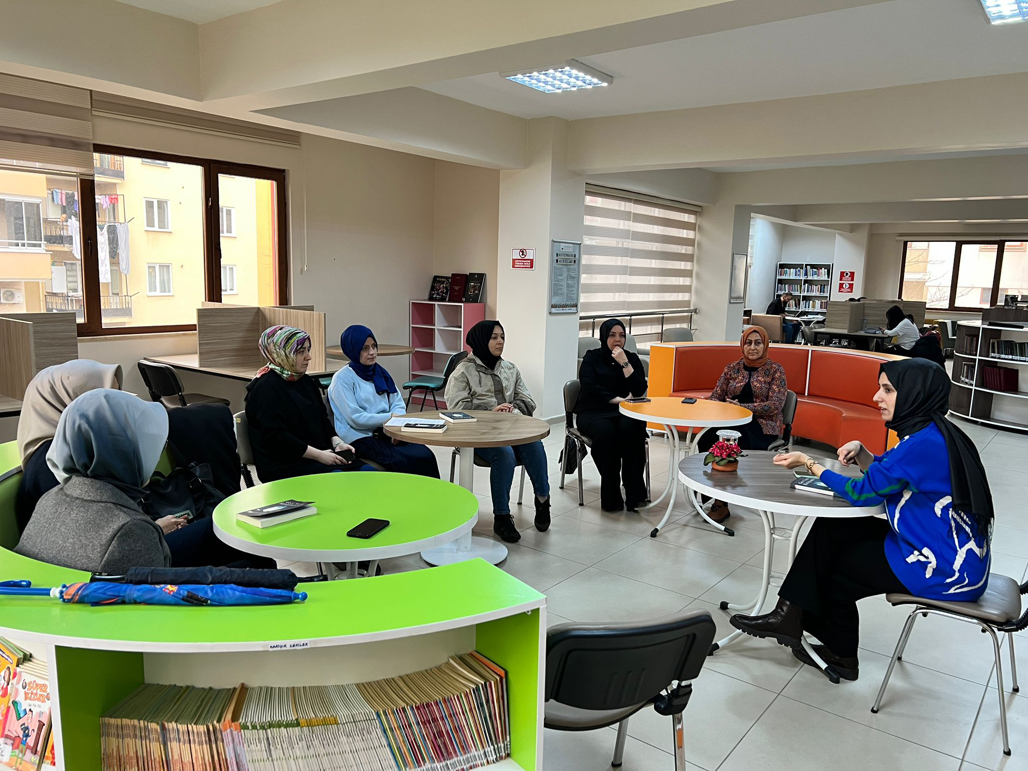 Osmangazi Belediyesi, kitap okumayı seven ve çocuklarına da kitap sevgisi