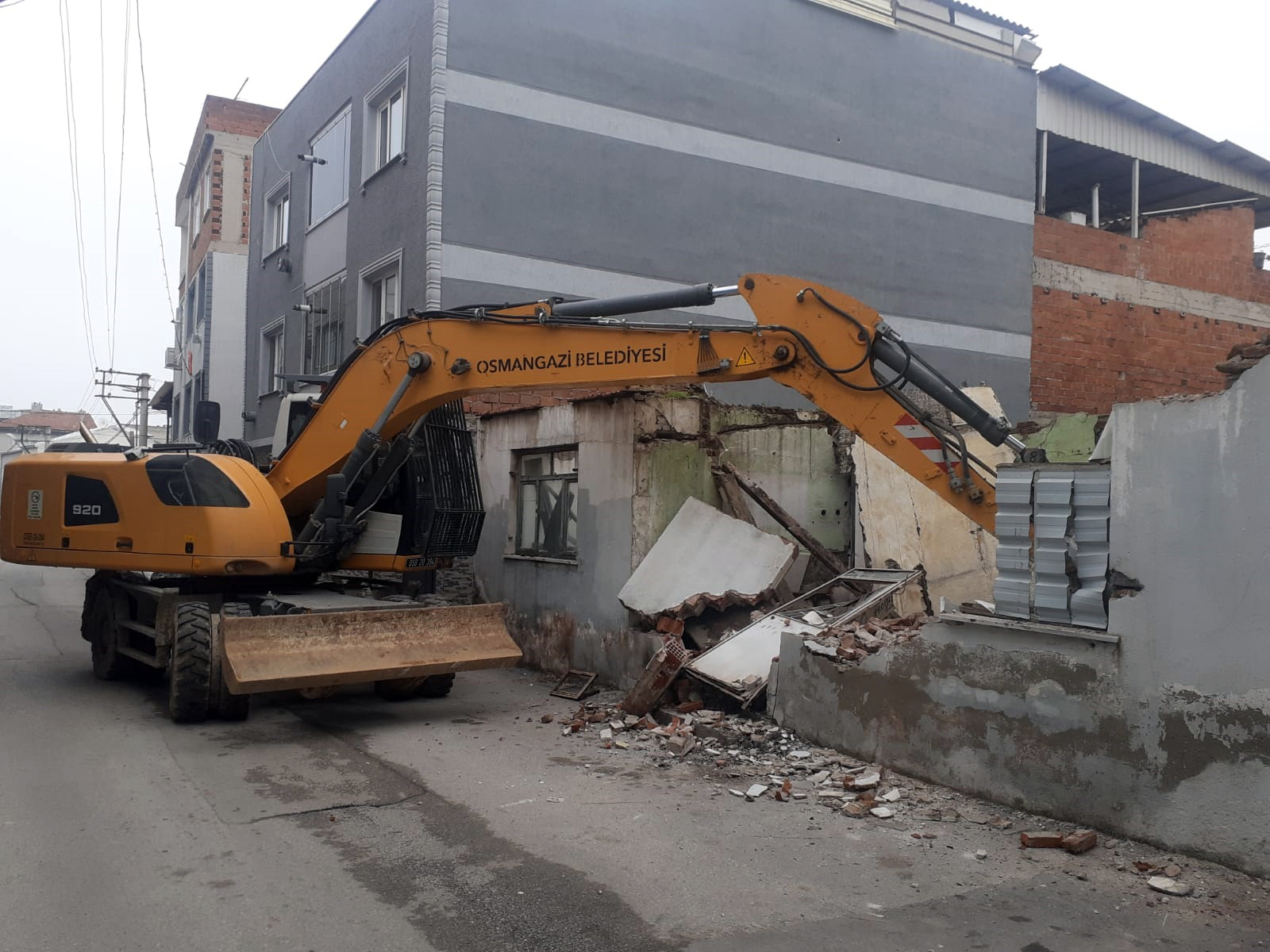 Özellikle uyuşturucu madde kullanıcılarının mesken edinmeleri sebebiyle mahalle sakinlerinin şikayetine