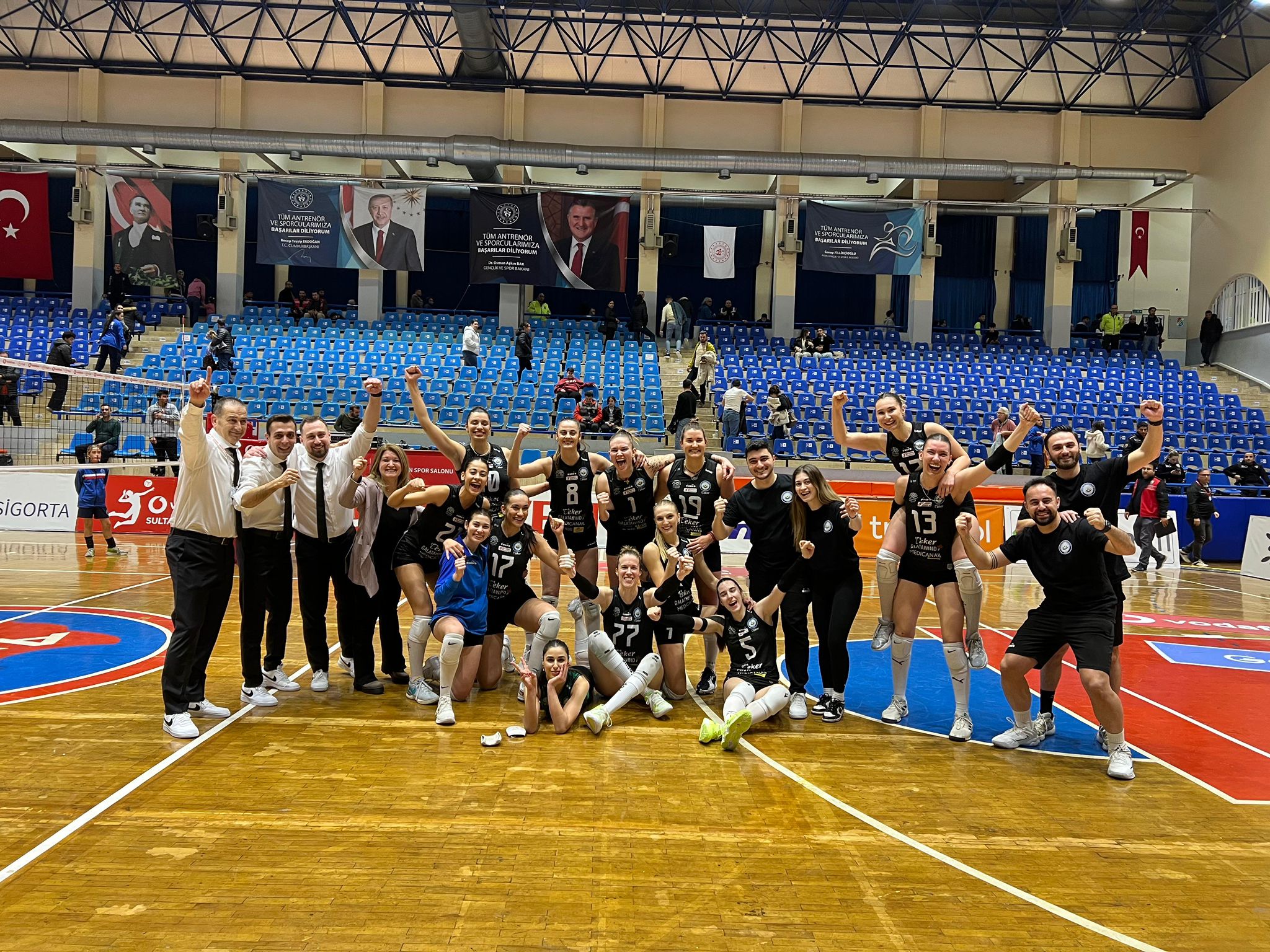Nilüfer Belediyespor Eker Kadın Voleybol Takımı, Aydın’da Mimar Sinan Spor
