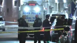 New York City, Queens‘teki Amazura Gece Kulübü‘nde en az 11