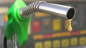 Brent petrol ve döviz kurundaki dalgalanmalar ile vergi artışları akaryakıt