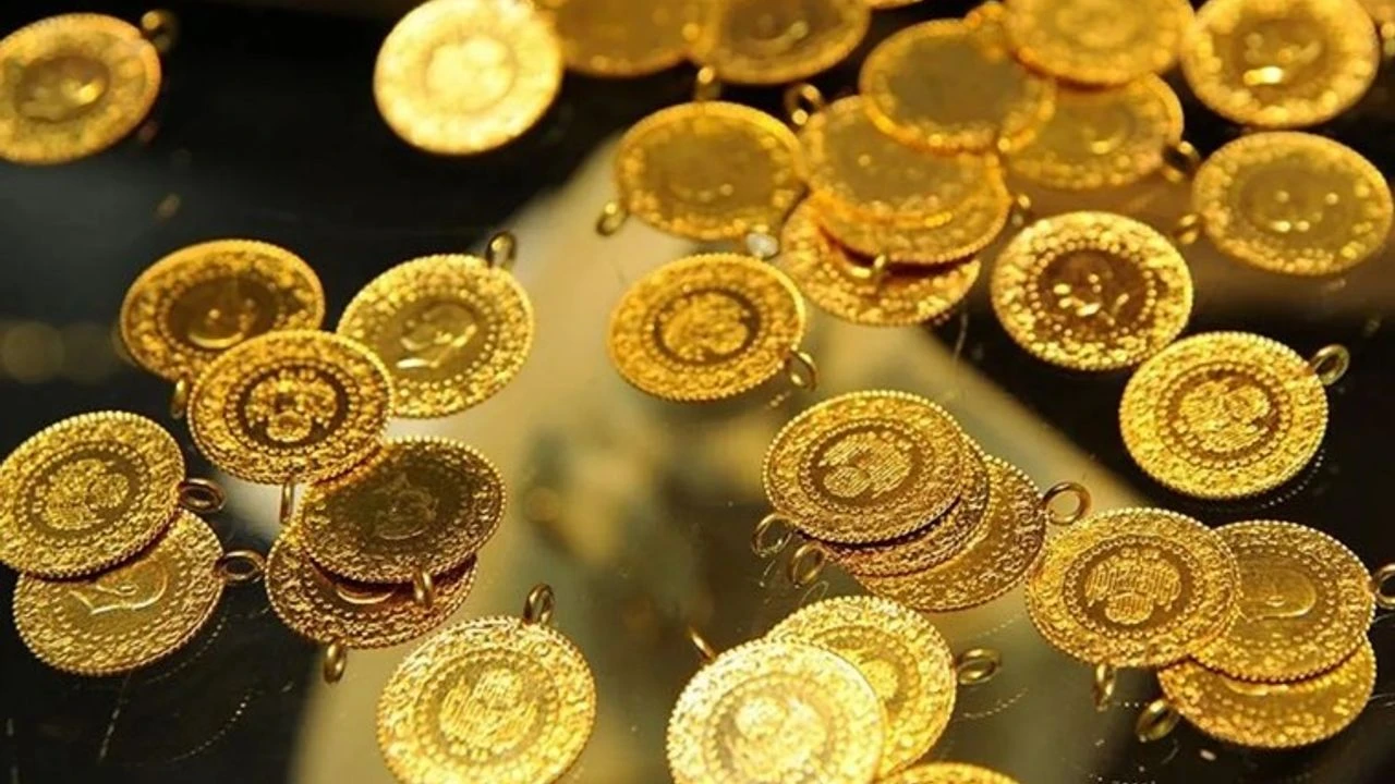 Altın fiyatları, haftanın ilk işlem gününe hafif düşüşle başladı. Ons