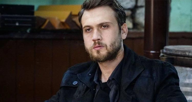Show Tv’de yayınlanan ‘Deha’ dizisinde rol alan Aras Bulut İynemli,