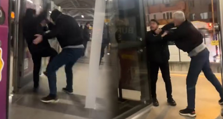 Birbirine giren şahısları belediyenin temizlik görevlisi ayırdı. Edinilen bilgiye göre,