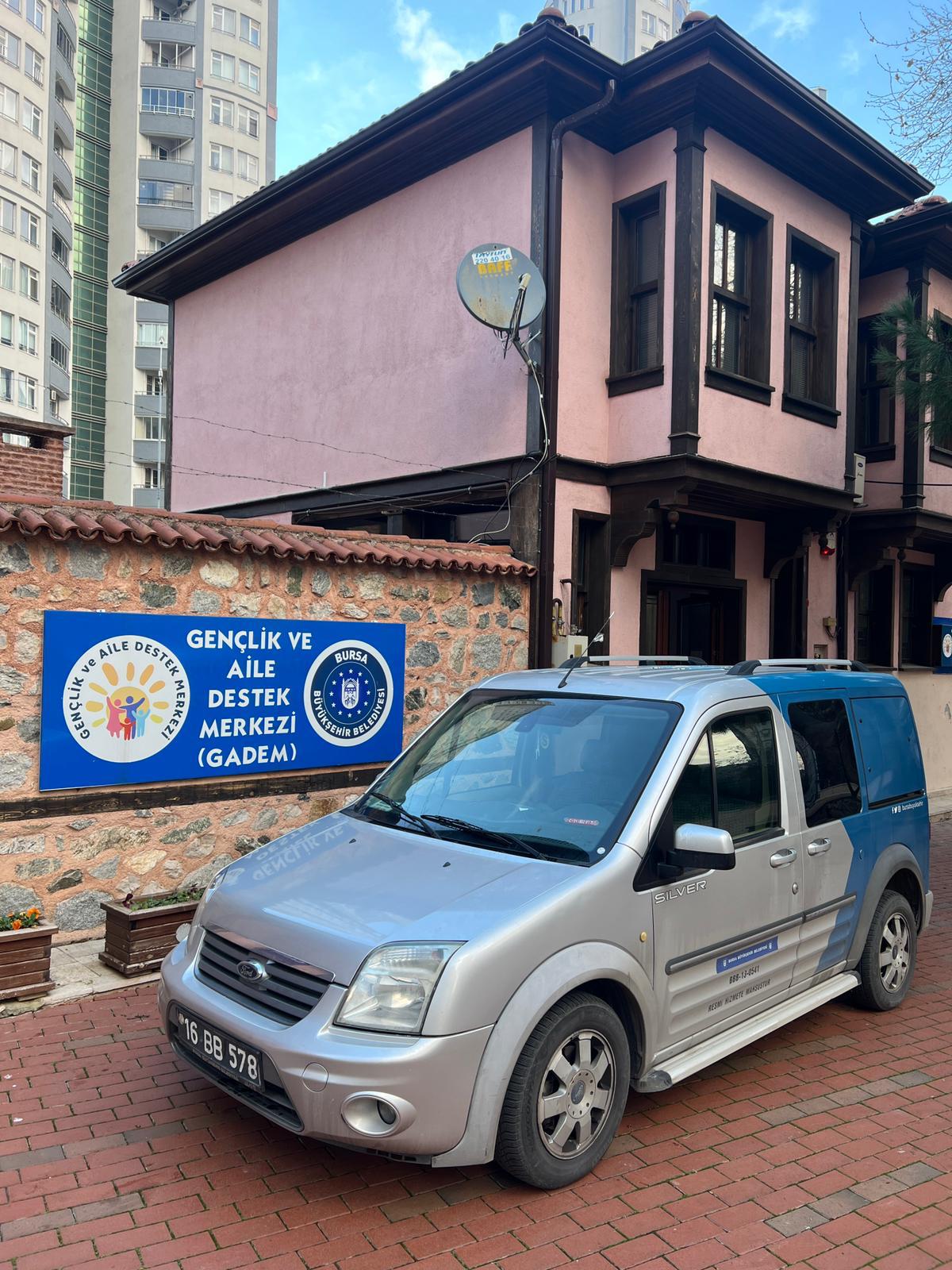 Bursa Büyükşehir Belediyesi, günümüzün en yaygın problemlerinden biri olan bağımlılıkla