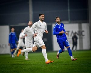 Bursaspor, Antalya‘daki kampının son hazırlık maçında Mazıdağı Fosfatspor karşısında sahaya