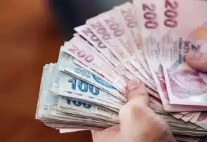 Asgari ücret artışı yüzde 30 olarak netleşirken, şimdi gözler memur