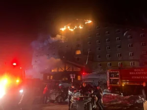 Türkiye’nin önemli kayak merkezlerinden 2 bin 200 rakımlı Kartalkaya’da Grand