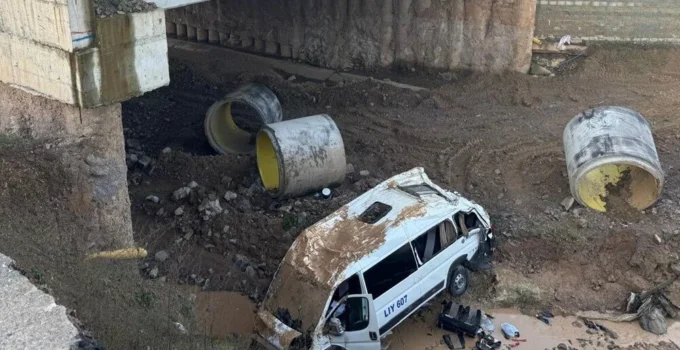 İşçi servisi şarampole devrildi: 3 ölü, 15 yaralı!