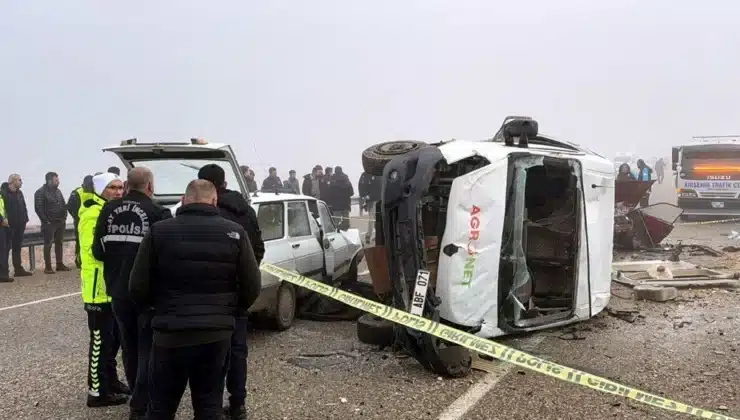 İşçileri taşıyan servis kaza yaptı: Ölü ve yaralılar var!