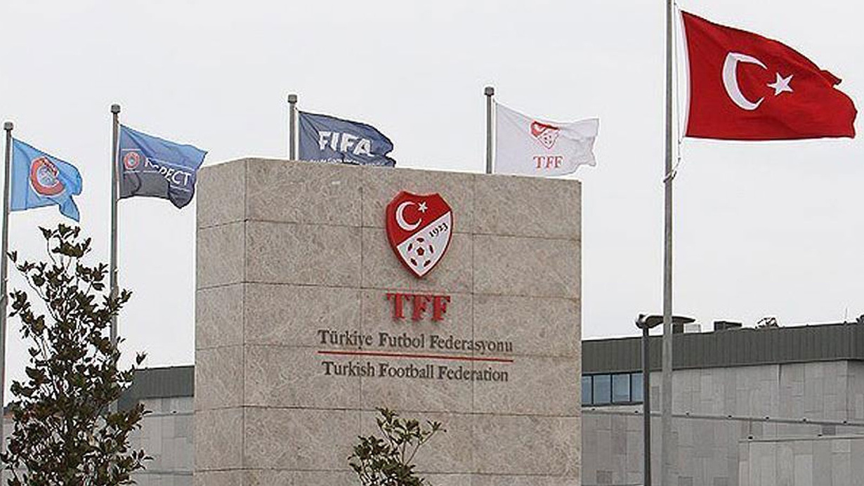 Merkez Hakem Kurulu (MHK), iki üyenin görevlerinden ayrıldıklarını duyurdu. MHK’den