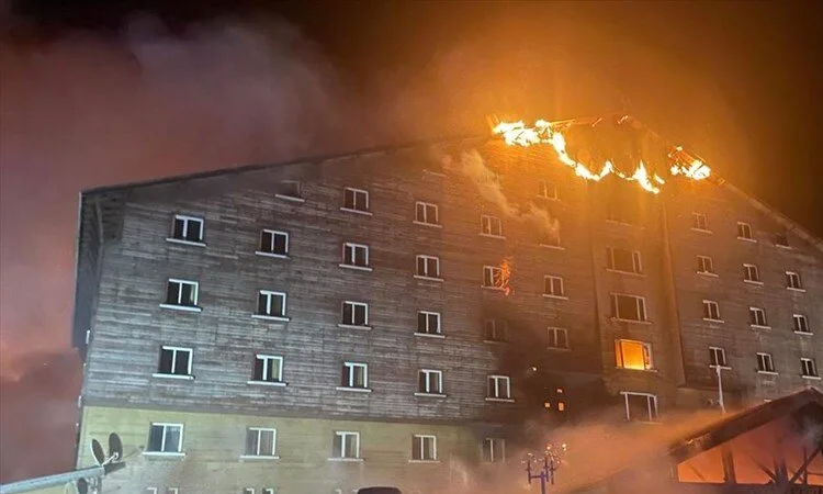 Bolu Kartalkaya Kayak Merkezi’nde 238 kişinin konakladığı otelde çıkan yangın,