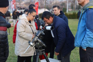 Gelecek nesillere bilimi sevdirmek ve derslerde verilen teorik eğitimlerin uygulamaya