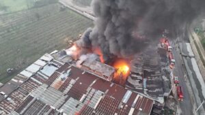 Bursa’nın merkez Yıldırım ilçesinde dün sabah saatlerinde meydana gelen yangında,